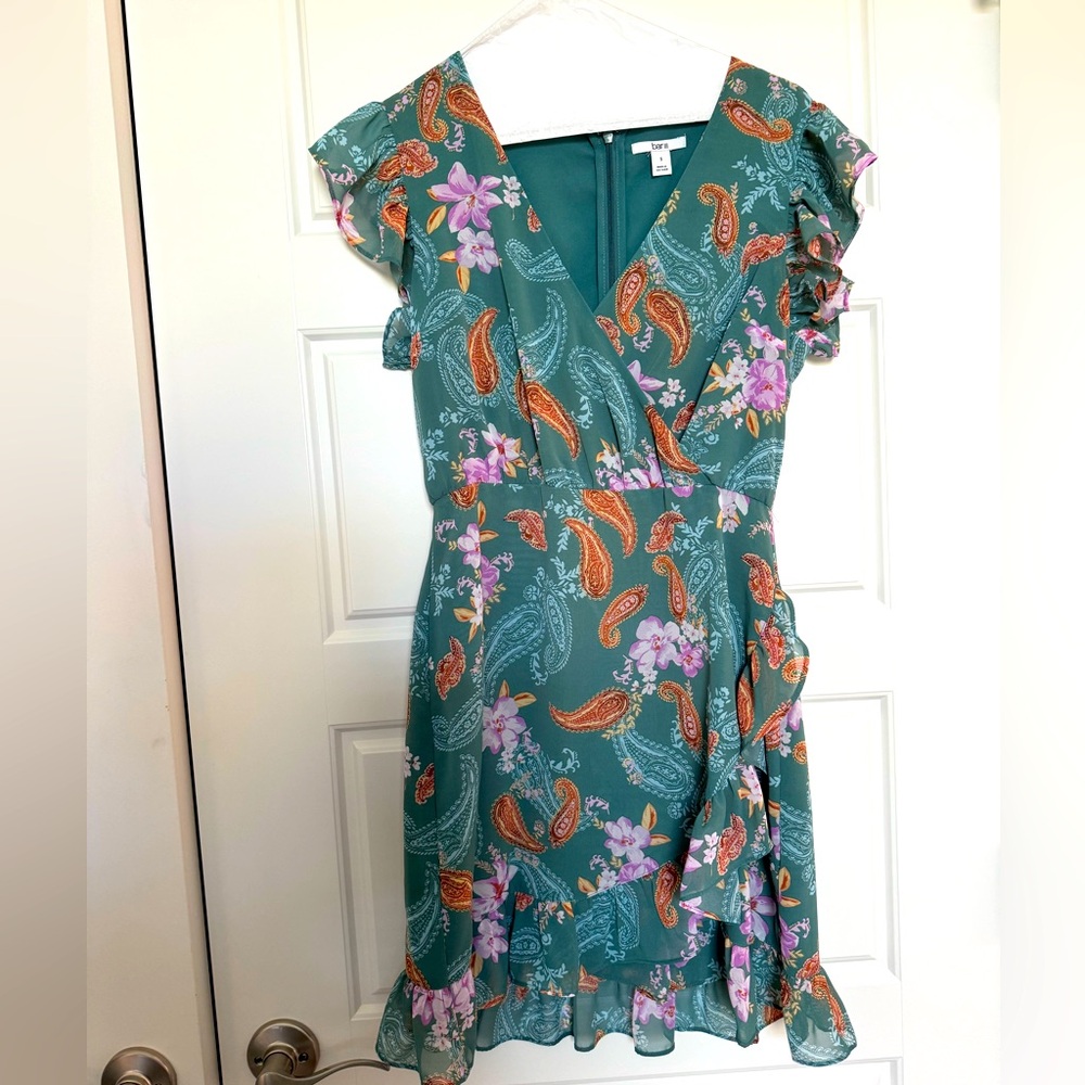 Short sleeve paisley dress